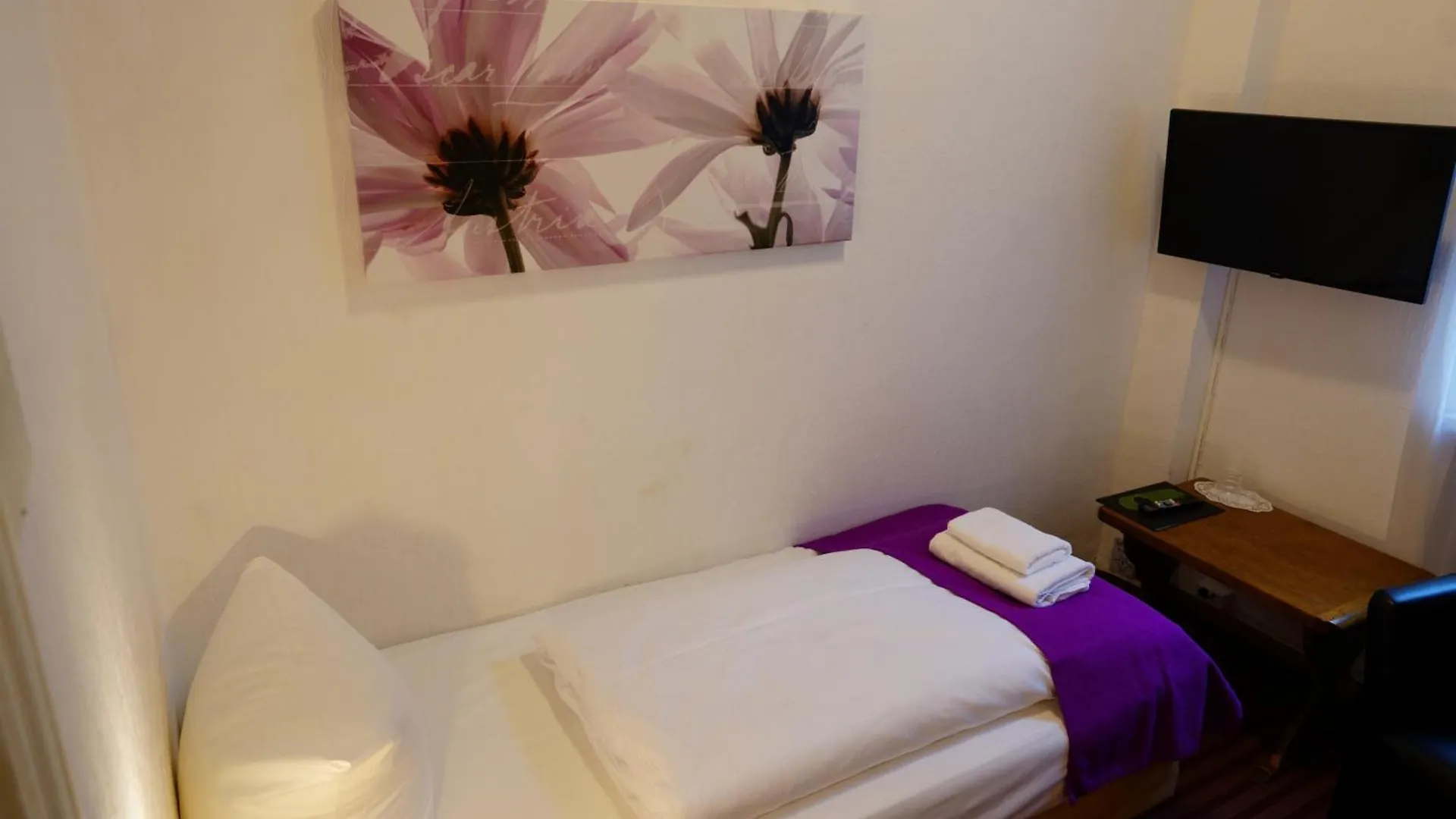 Hotel Margrit Berlin 2*,