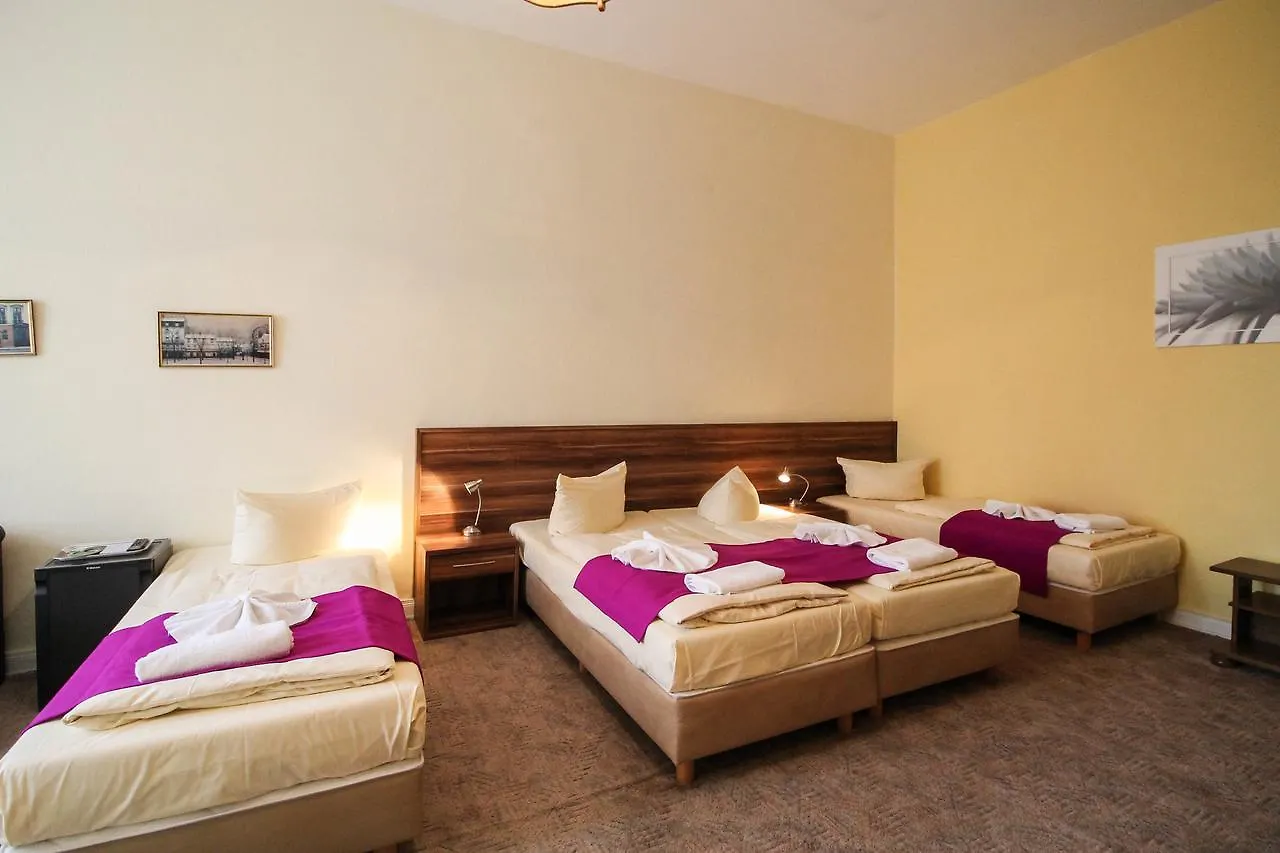 Hotel Margrit Berlin 2*,